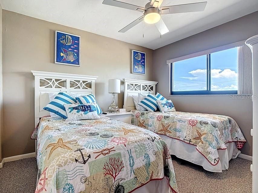 For Rent: $3,200 (2 beds, 2 baths, 933 Square Feet)