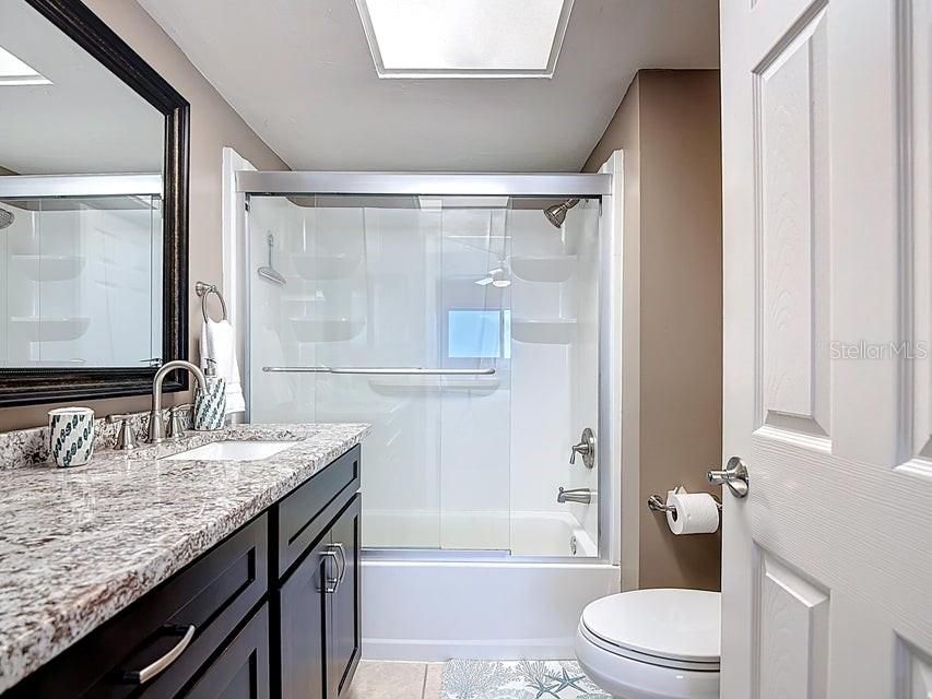 For Rent: $3,200 (2 beds, 2 baths, 933 Square Feet)