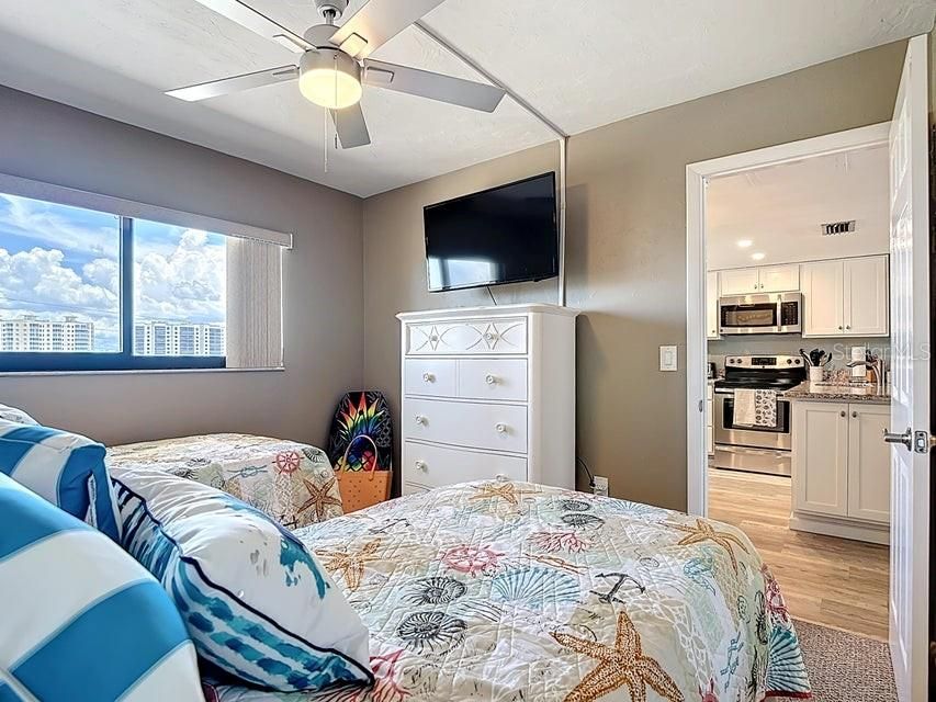 For Rent: $3,200 (2 beds, 2 baths, 933 Square Feet)