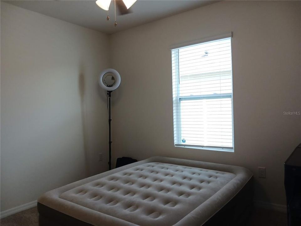 Под контрактом: $2,100 (4 спален, 2 ванн, 1851 Квадратных фут)