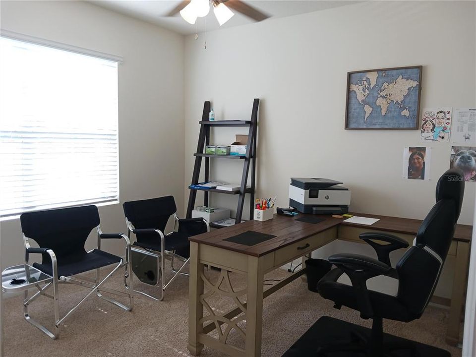 Под контрактом: $2,100 (4 спален, 2 ванн, 1851 Квадратных фут)