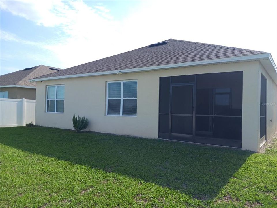 Под контрактом: $2,100 (4 спален, 2 ванн, 1851 Квадратных фут)