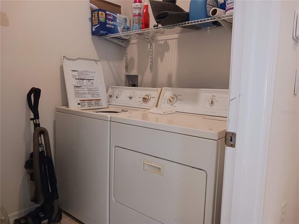 Под контрактом: $2,100 (4 спален, 2 ванн, 1851 Квадратных фут)