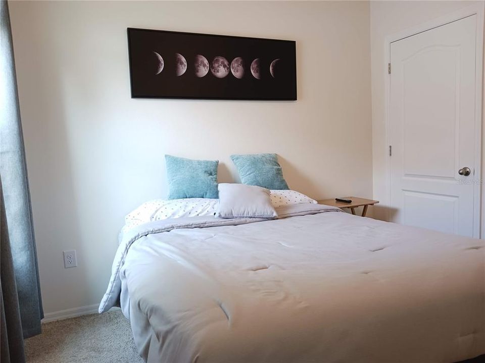 Под контрактом: $2,100 (4 спален, 2 ванн, 1851 Квадратных фут)