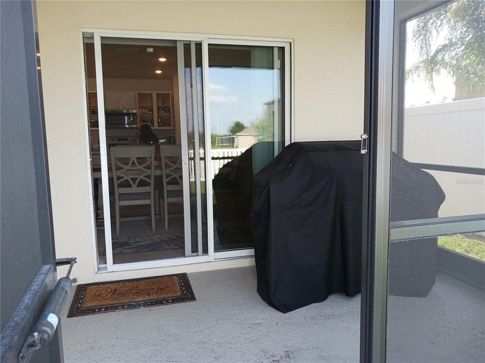 Под контрактом: $2,100 (4 спален, 2 ванн, 1851 Квадратных фут)