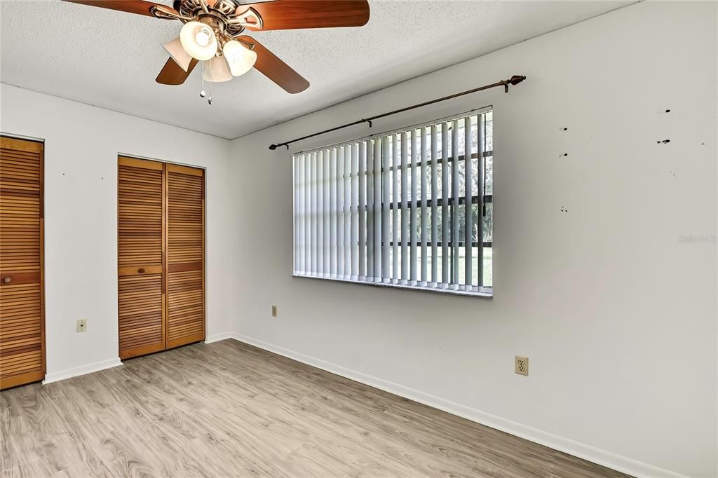 Active With Contract: $239,500 (2 beds, 2 baths, 832 Square Feet)
