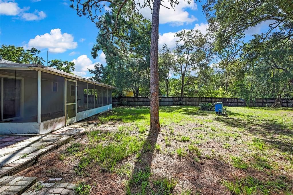 Active With Contract: $239,500 (2 beds, 2 baths, 832 Square Feet)