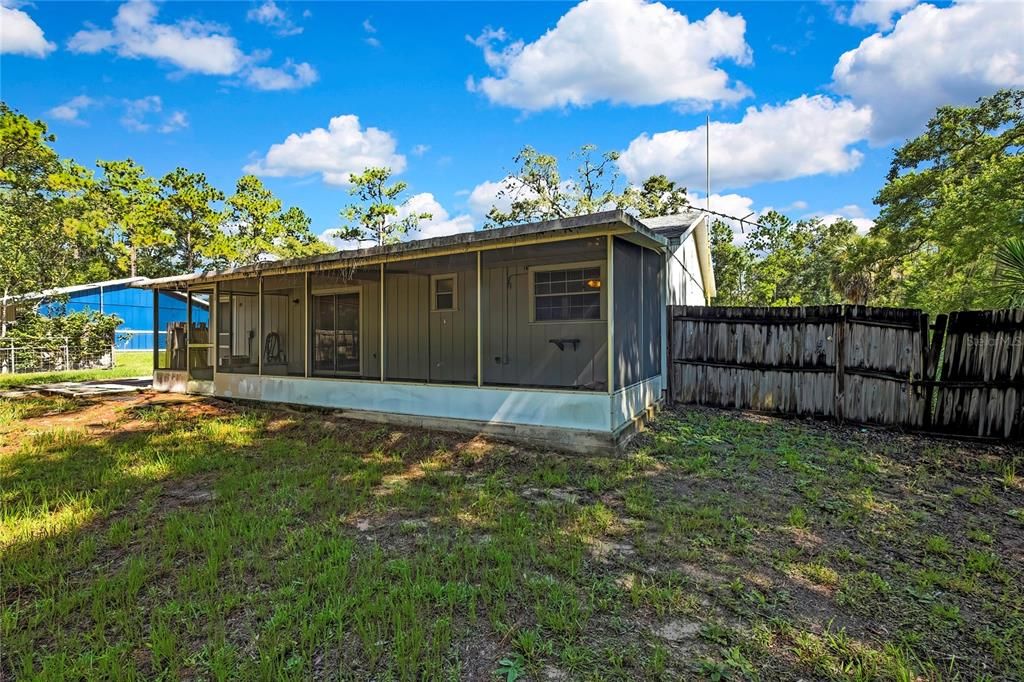 Active With Contract: $239,500 (2 beds, 2 baths, 832 Square Feet)