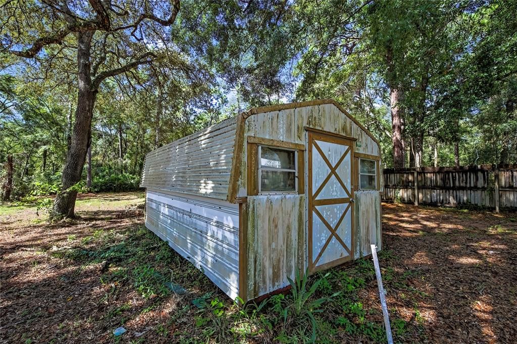 Active With Contract: $239,500 (2 beds, 2 baths, 832 Square Feet)