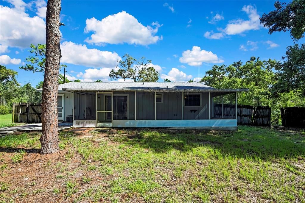 Active With Contract: $239,500 (2 beds, 2 baths, 832 Square Feet)