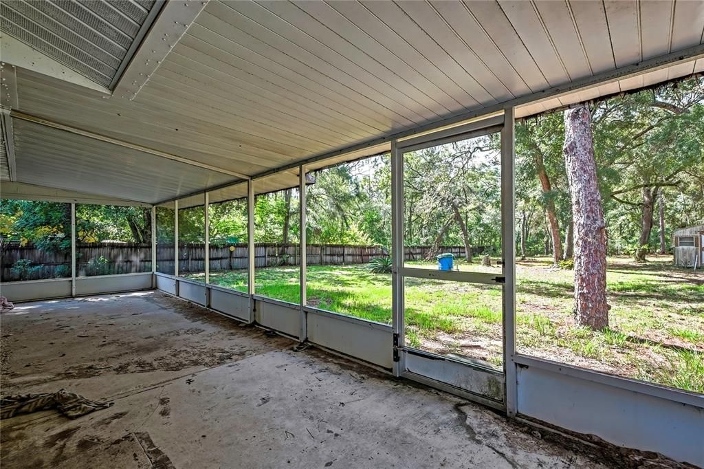 Active With Contract: $239,500 (2 beds, 2 baths, 832 Square Feet)