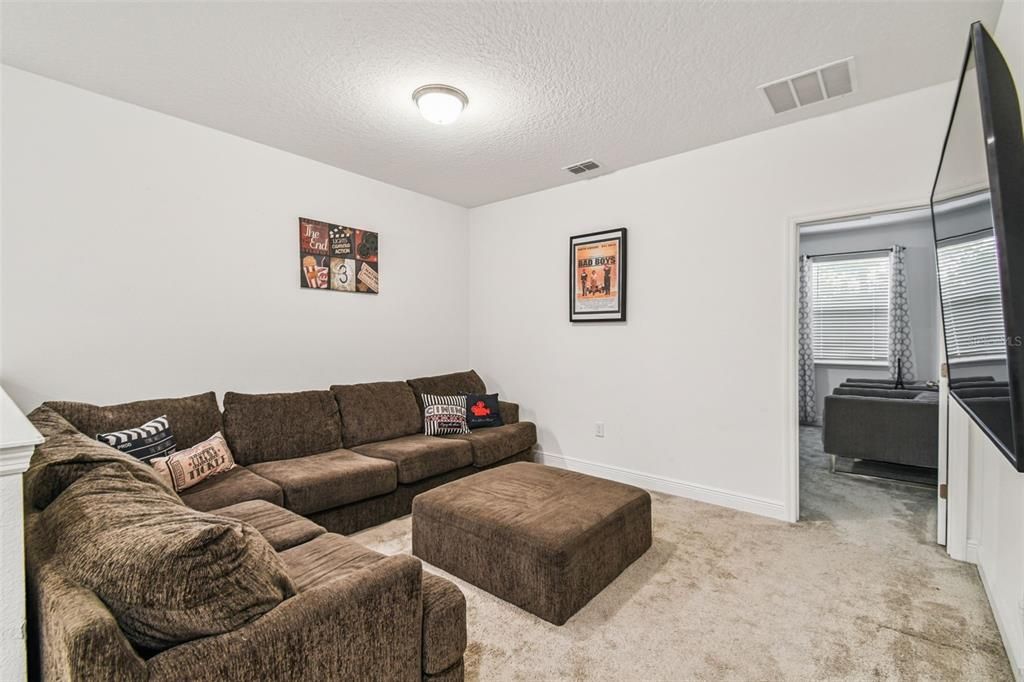 待售: $450,000 (3 贝兹, 2 浴室, 2308 平方英尺)