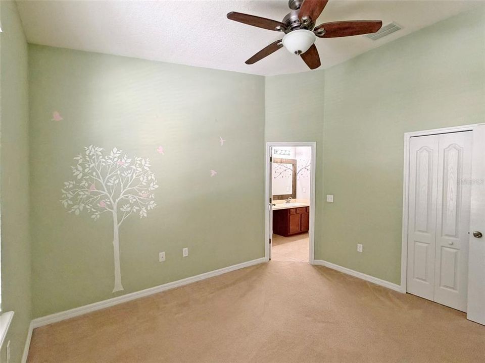 Под контрактом: $210,000 (2 спален, 2 ванн, 1260 Квадратных фут)