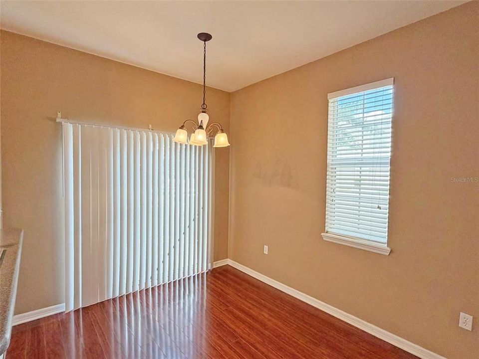 Под контрактом: $210,000 (2 спален, 2 ванн, 1260 Квадратных фут)