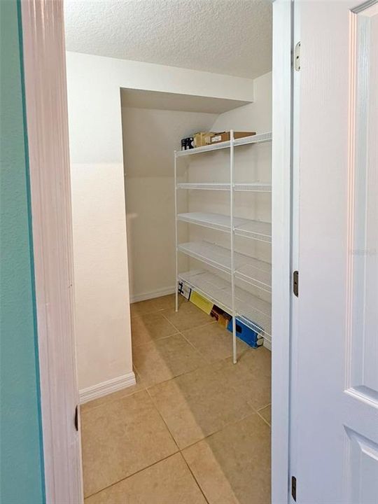 Под контрактом: $210,000 (2 спален, 2 ванн, 1260 Квадратных фут)