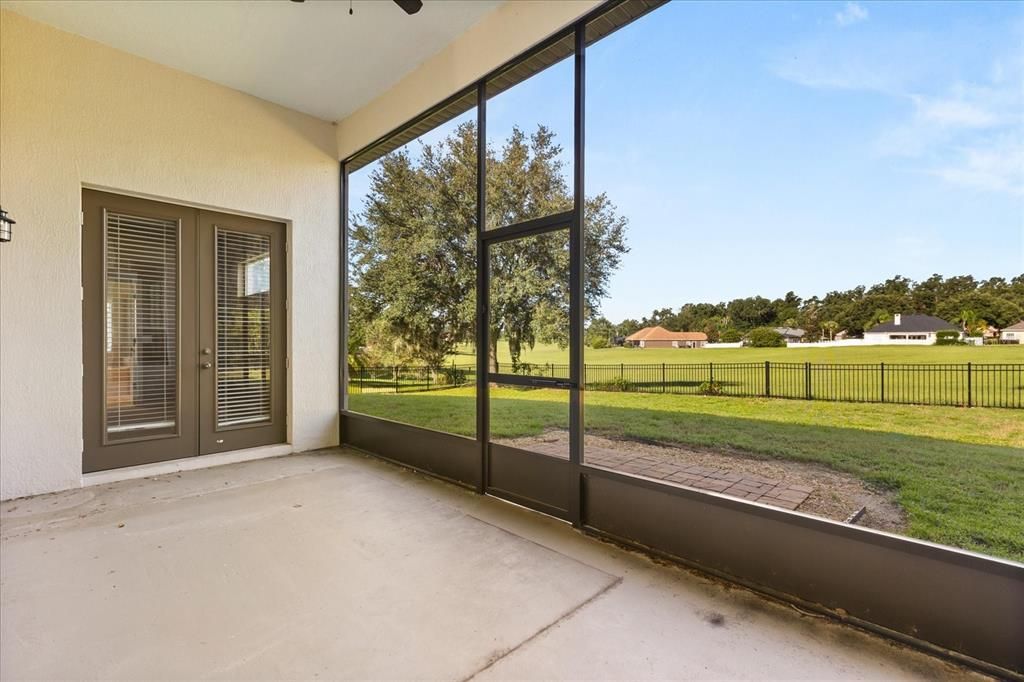 Activo con contrato: $482,000 (4 camas, 2 baños, 2310 Pies cuadrados)