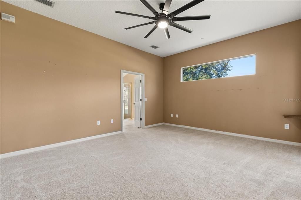 Activo con contrato: $482,000 (4 camas, 2 baños, 2310 Pies cuadrados)