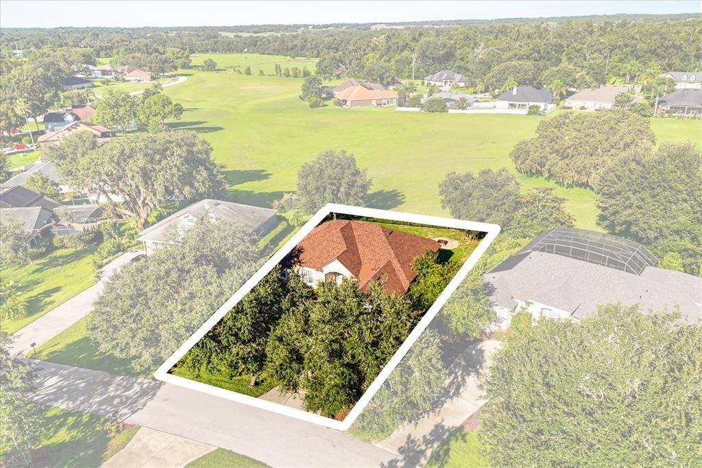 Activo con contrato: $482,000 (4 camas, 2 baños, 2310 Pies cuadrados)