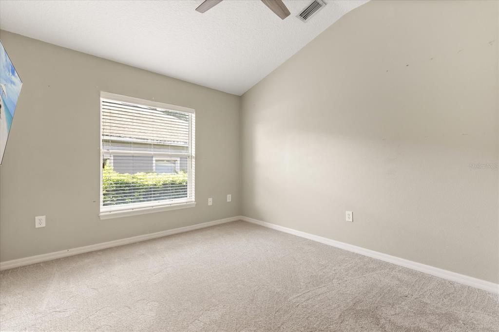 Activo con contrato: $482,000 (4 camas, 2 baños, 2310 Pies cuadrados)