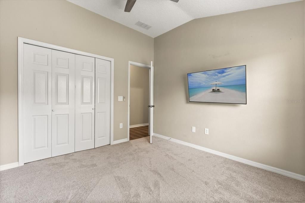 Activo con contrato: $482,000 (4 camas, 2 baños, 2310 Pies cuadrados)