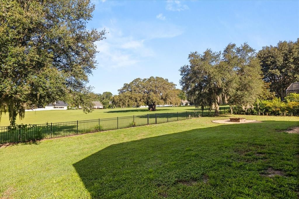 Activo con contrato: $482,000 (4 camas, 2 baños, 2310 Pies cuadrados)