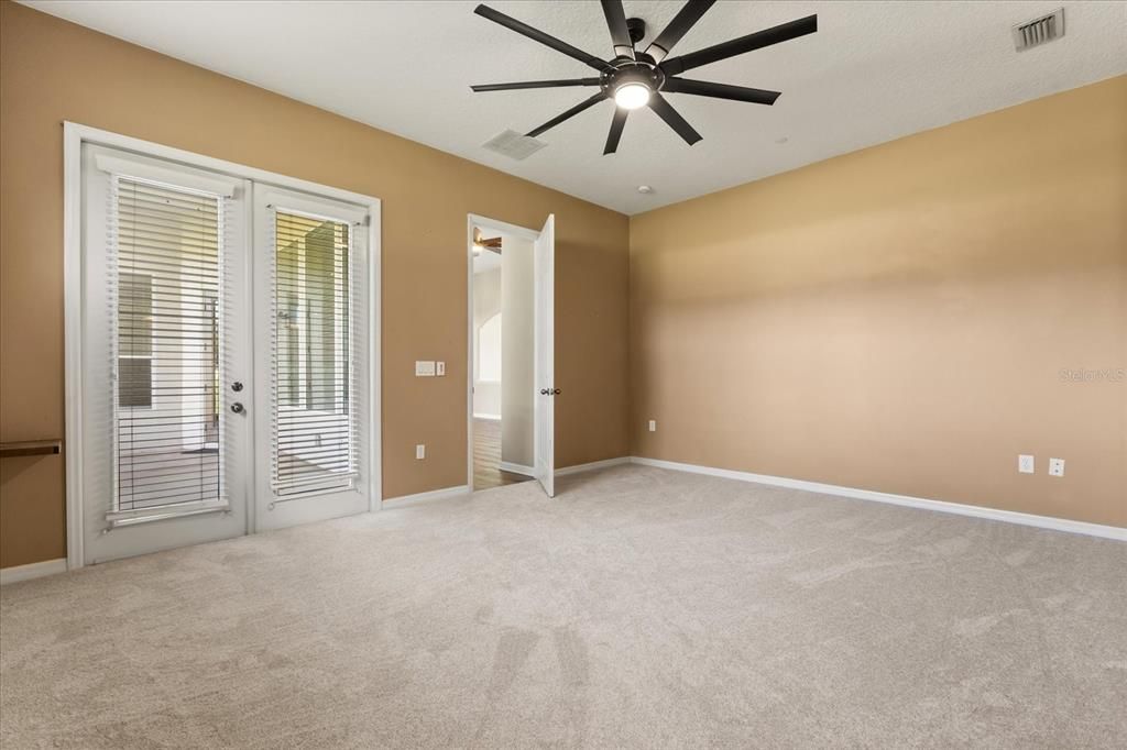 Activo con contrato: $482,000 (4 camas, 2 baños, 2310 Pies cuadrados)