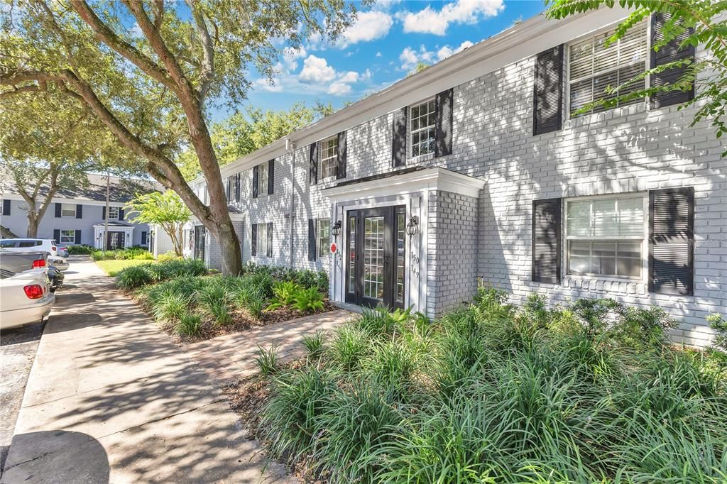 最近售出: $158,500 (1 贝兹, 1 浴室, 678 平方英尺)