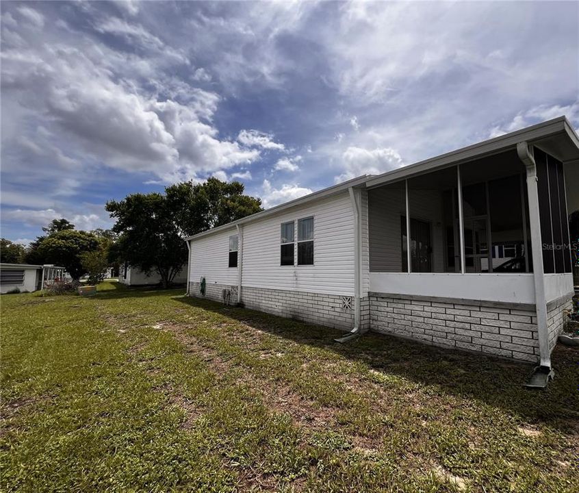 Activo con contrato: $142,500 (2 camas, 2 baños, 1118 Pies cuadrados)