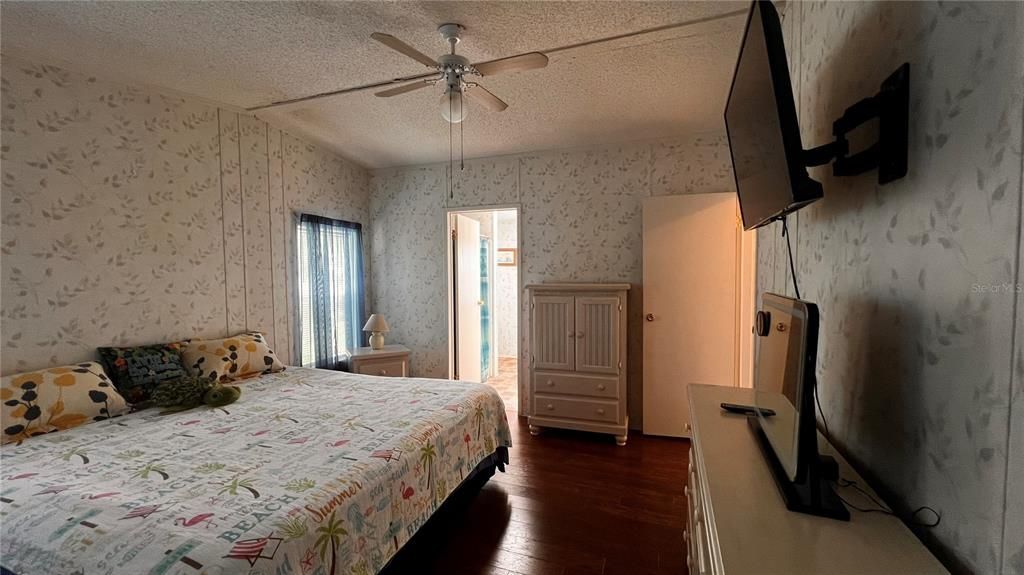 Activo con contrato: $142,500 (2 camas, 2 baños, 1118 Pies cuadrados)