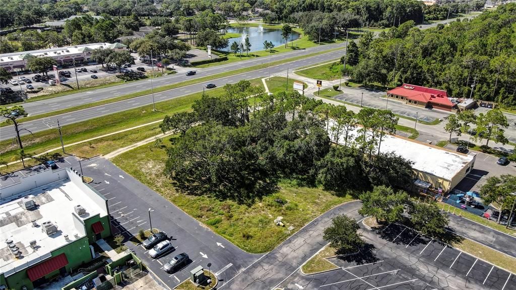 待售: $650,000 (0.78 acres)