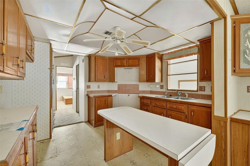 Под контрактом: $72,500 (1 спален, 2 ванн, 488 Квадратных фут)