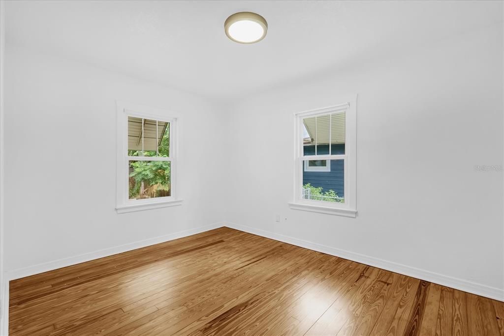 For Sale: $429,000 (2 beds, 1 baths, 951 Square Feet)