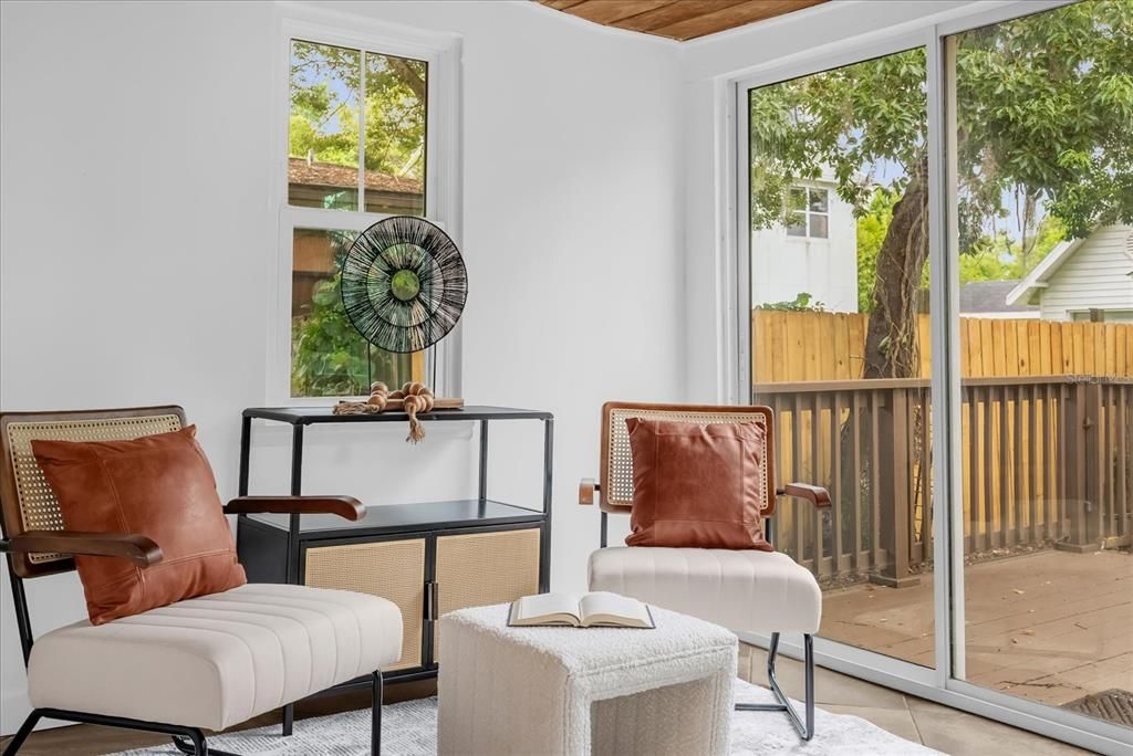 For Sale: $429,000 (2 beds, 1 baths, 951 Square Feet)