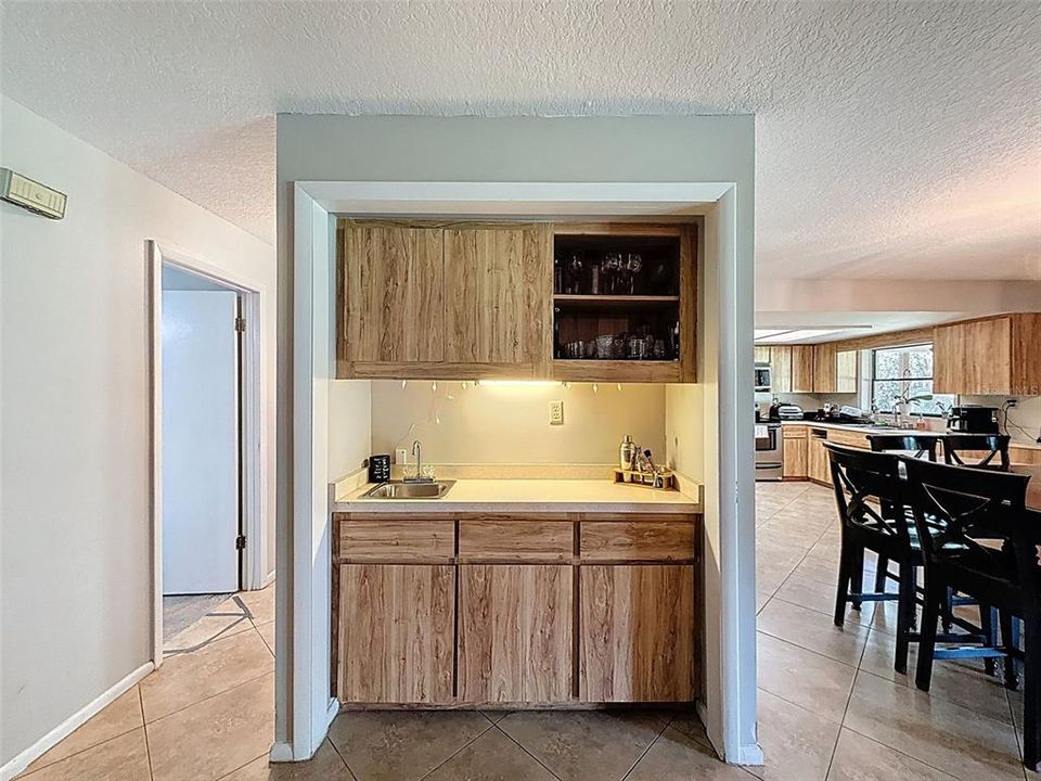 待售: $1,250,000 (5 贝兹, 2 浴室, 2252 平方英尺)