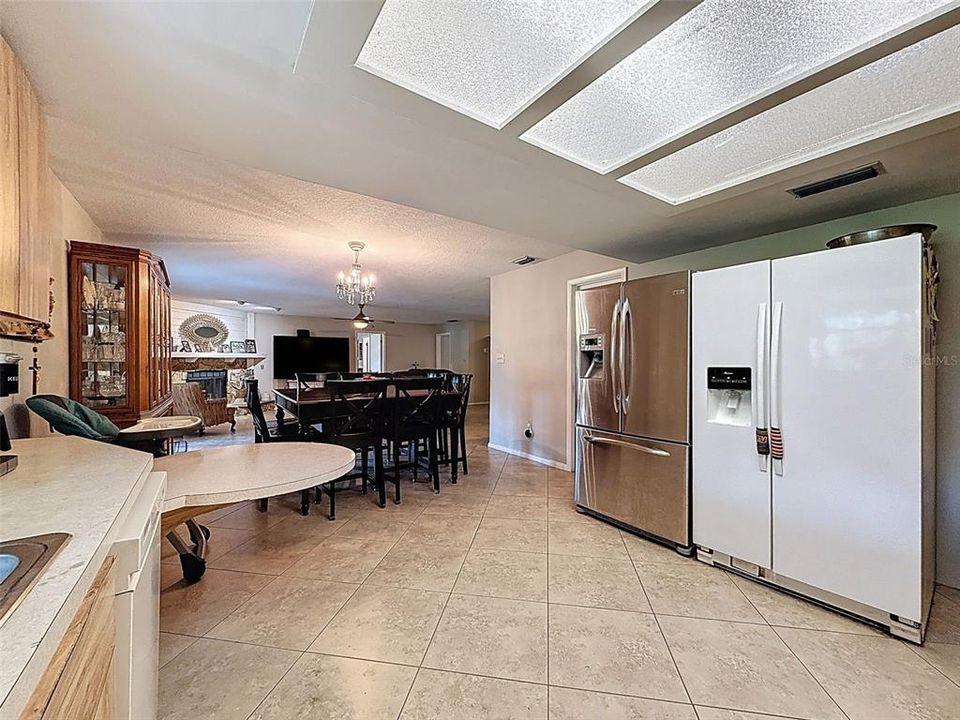 待售: $1,250,000 (5 贝兹, 2 浴室, 2252 平方英尺)