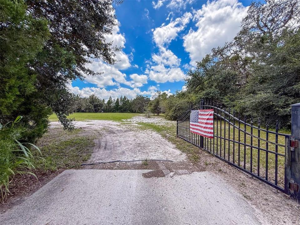 待售: $1,250,000 (5 贝兹, 2 浴室, 2252 平方英尺)