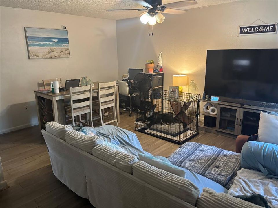 待售: $135,000 (2 贝兹, 2 浴室, 700 平方英尺)