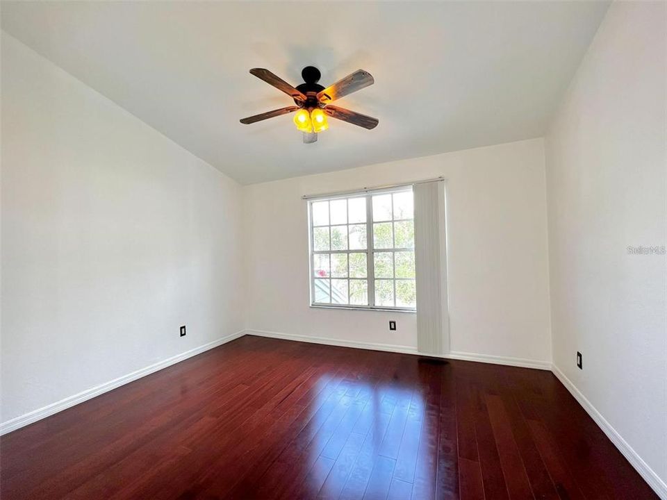 Active With Contract: $214,900 (2 beds, 2 baths, 1170 Square Feet)