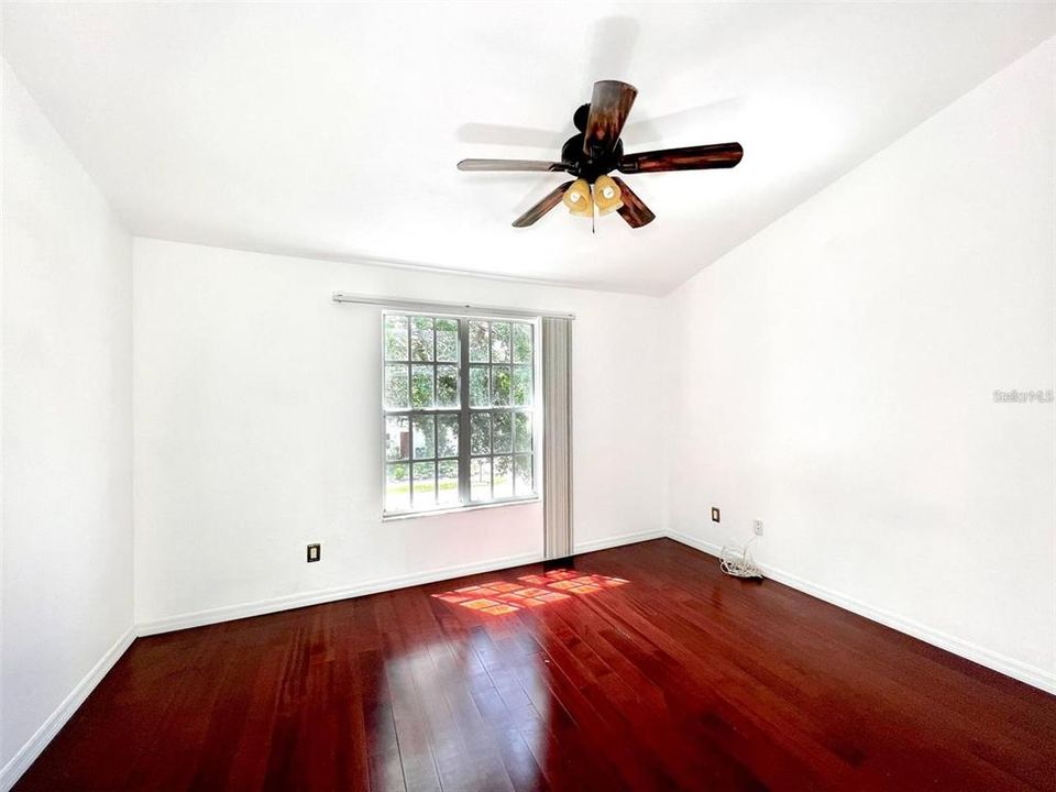 Active With Contract: $214,900 (2 beds, 2 baths, 1170 Square Feet)