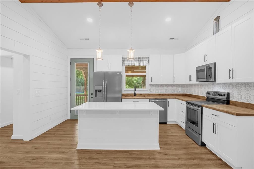 En Venta: $499,900 (3 camas, 2 baños, 1442 Pies cuadrados)