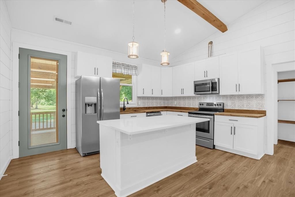 En Venta: $499,900 (3 camas, 2 baños, 1442 Pies cuadrados)