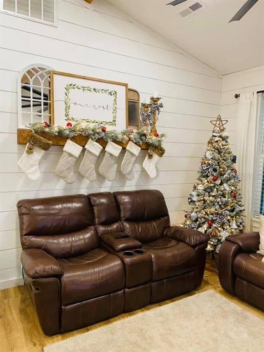 En Venta: $499,900 (3 camas, 2 baños, 1442 Pies cuadrados)