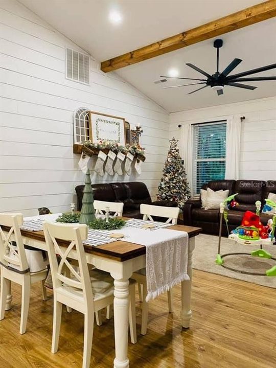 En Venta: $499,900 (3 camas, 2 baños, 1442 Pies cuadrados)