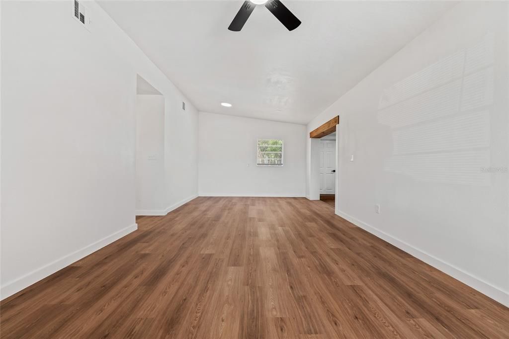 En Venta: $249,875 (3 camas, 1 baños, 1400 Pies cuadrados)