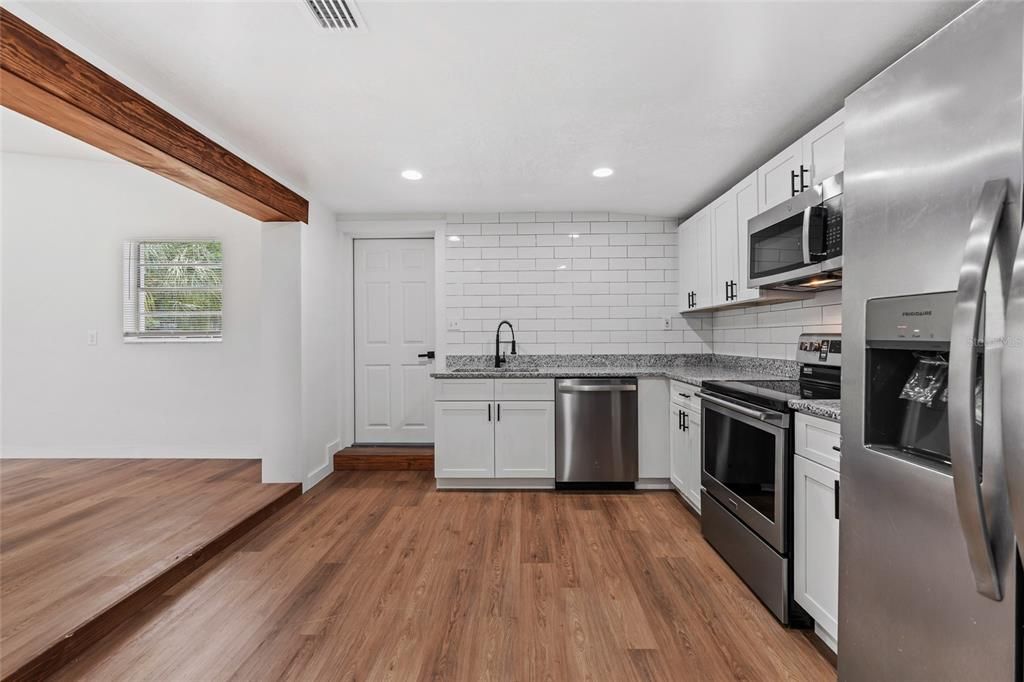 En Venta: $249,875 (3 camas, 1 baños, 1400 Pies cuadrados)