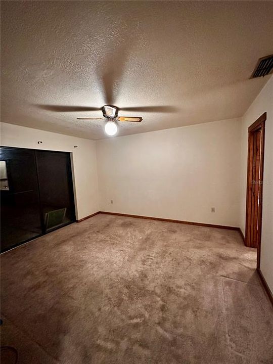 На продажу: $329,900 (2 спален, 2 ванн, 1319 Квадратных фут)