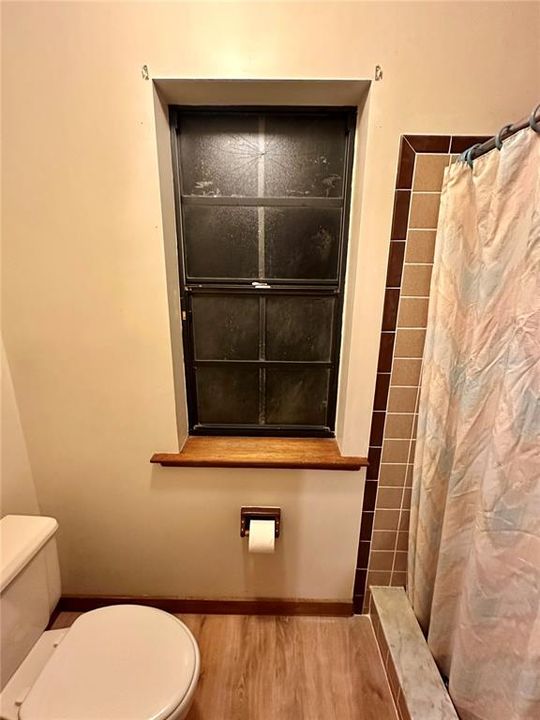 На продажу: $329,900 (2 спален, 2 ванн, 1319 Квадратных фут)