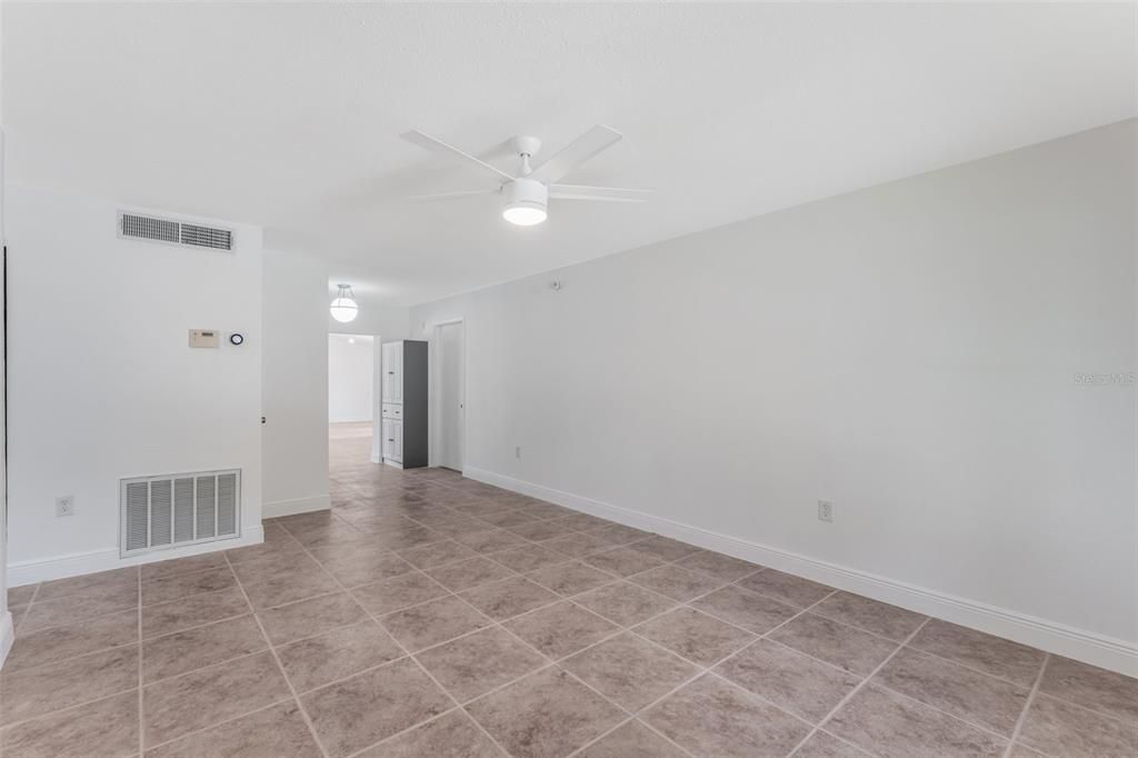 На продажу: $420,000 (3 спален, 2 ванн, 1974 Квадратных фут)