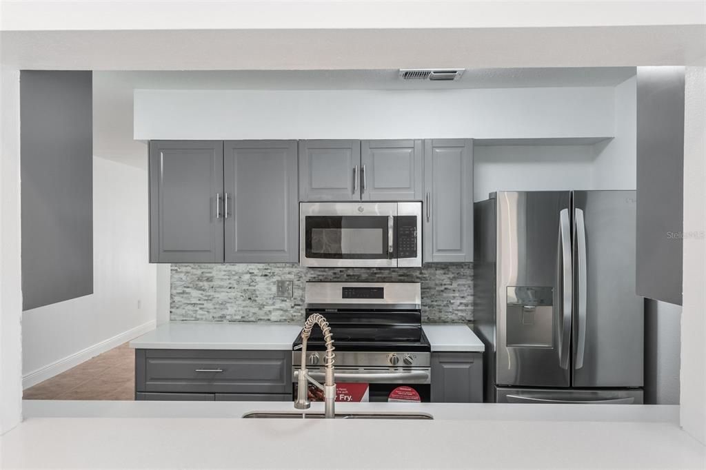 На продажу: $420,000 (3 спален, 2 ванн, 1974 Квадратных фут)