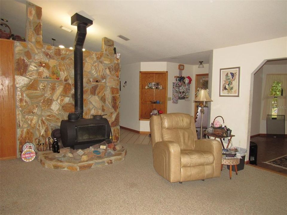 En Venta: $425,000 (4 camas, 2 baños, 2327 Pies cuadrados)